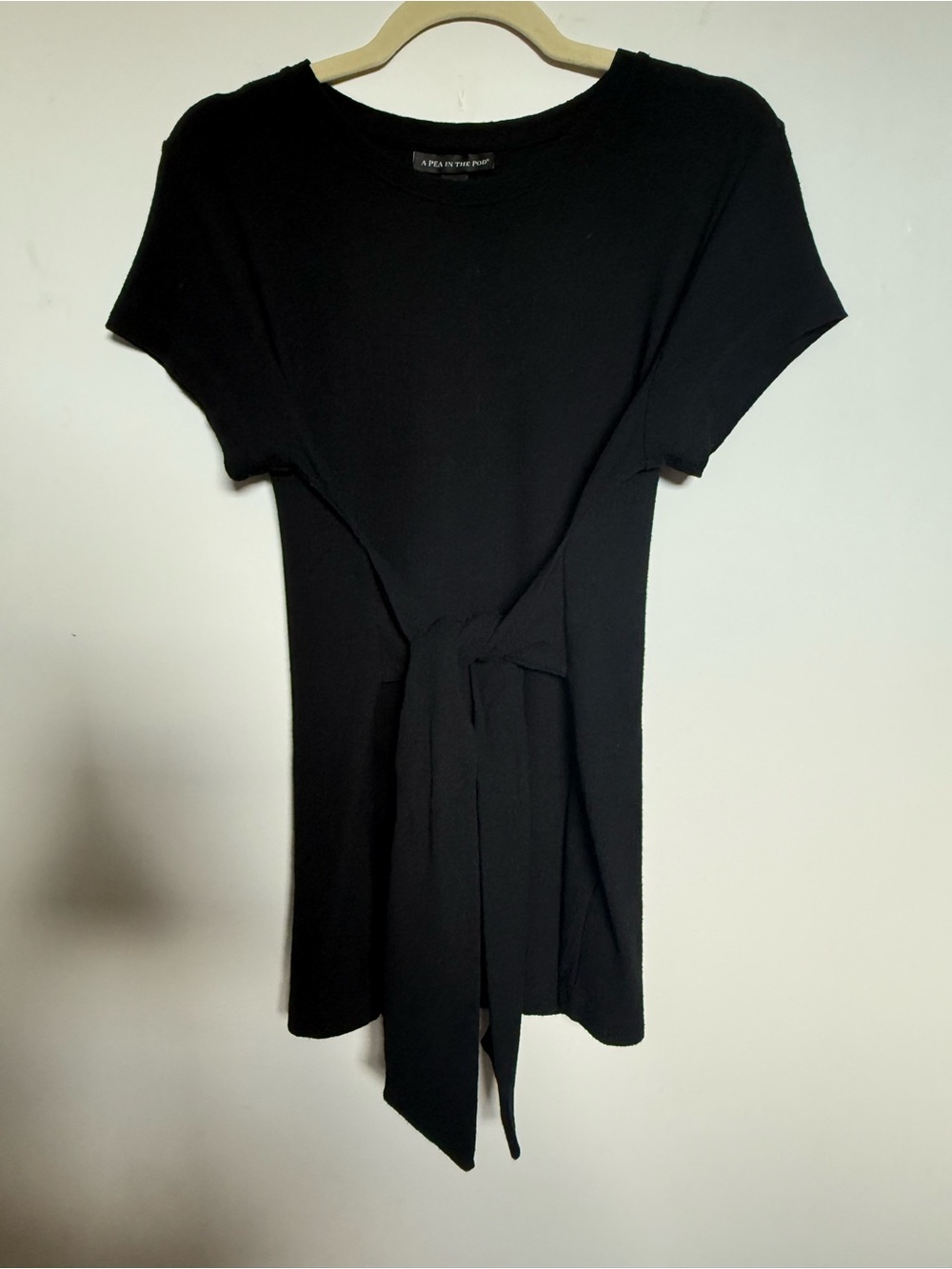 A Pea in the Pod Black Tie Waist Top